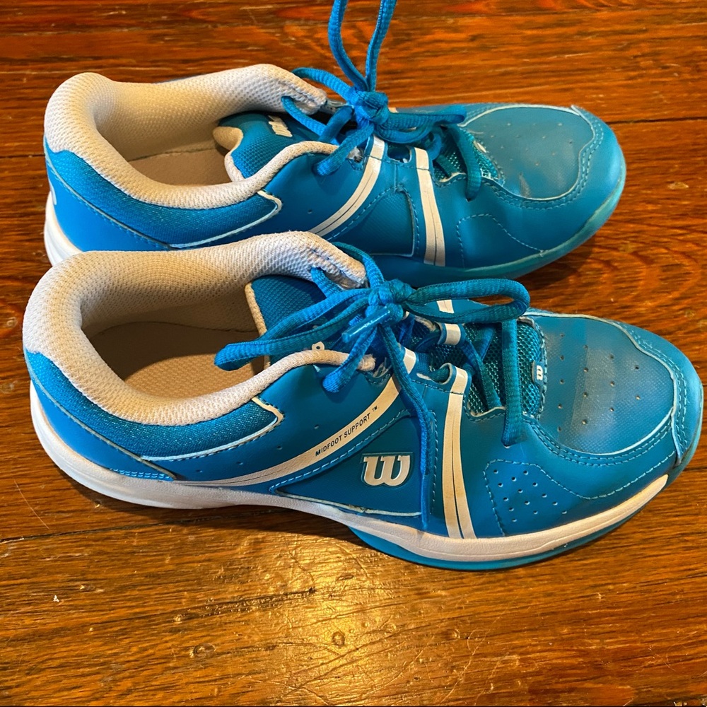 Kids Wilson Tennis Shoes Size 3.5